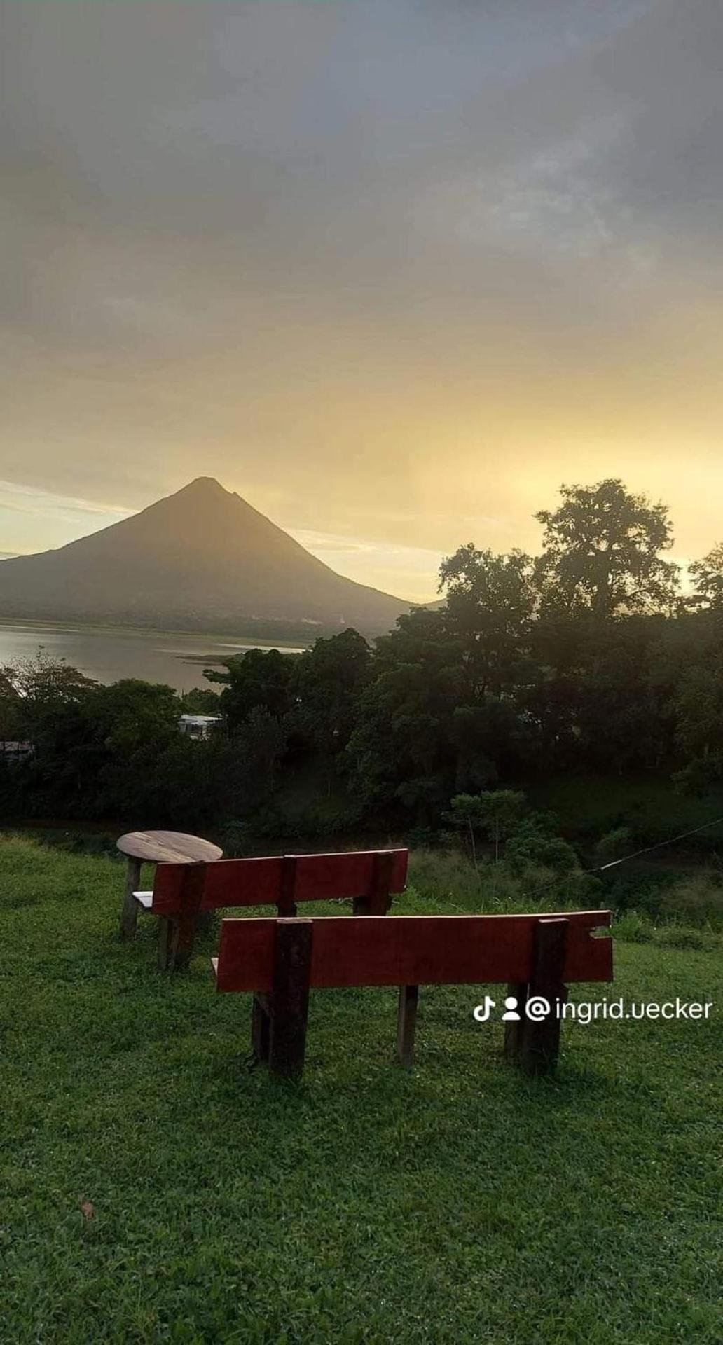 Sunset Inn Ла Фортуна Экстерьер фото